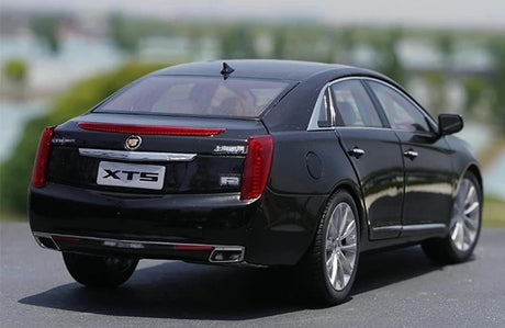 [OEM] 1:18 Cadillac 2013 XTS Black Model Car Die-Cast