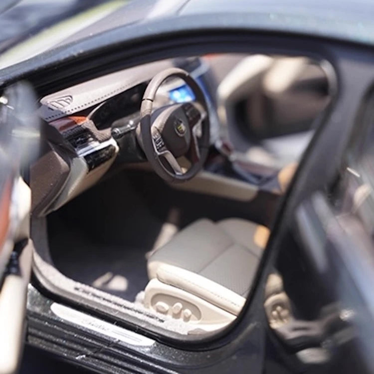 [OEM] 1:18 Cadillac 2013 XTS Gray Model Car Die-Cast