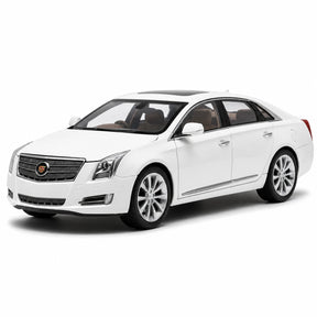 OEM Cadillac 2013 XTS White 1:18 – Kolekcjonerski model odlewany