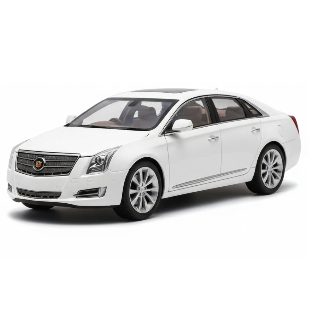 [OEM] 1:18 Cadillac 2013 XTS White Model Car Die-Cast