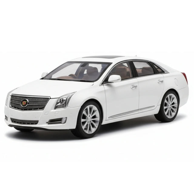 [OEM] 1:18 Cadillac 2013 XTS White Model Car Die-Cast