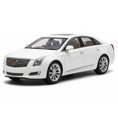 [OEM] 1:18 Cadillac 2013 XTS White Model Car Die-Cast