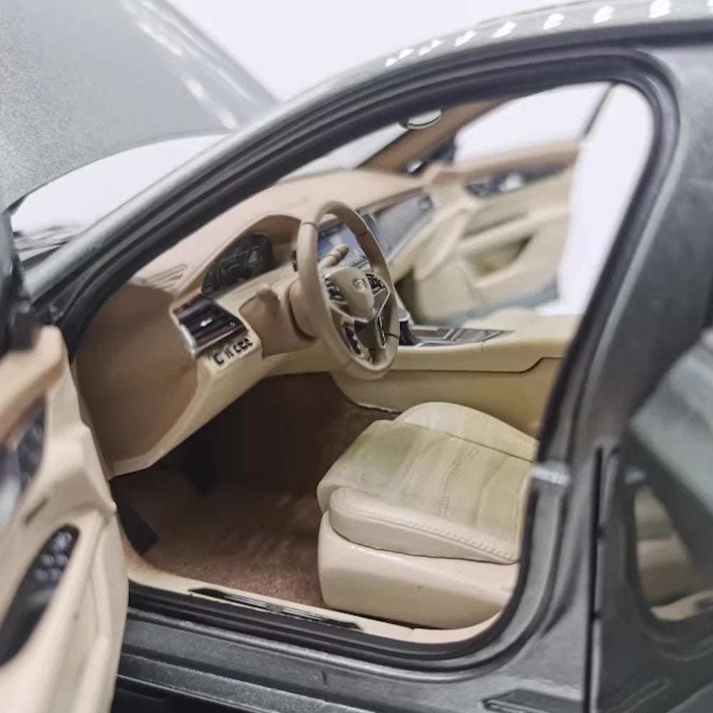 [OEM] 1:18 Cadillac 2016 CT6 Gray Model Car Die-Cast