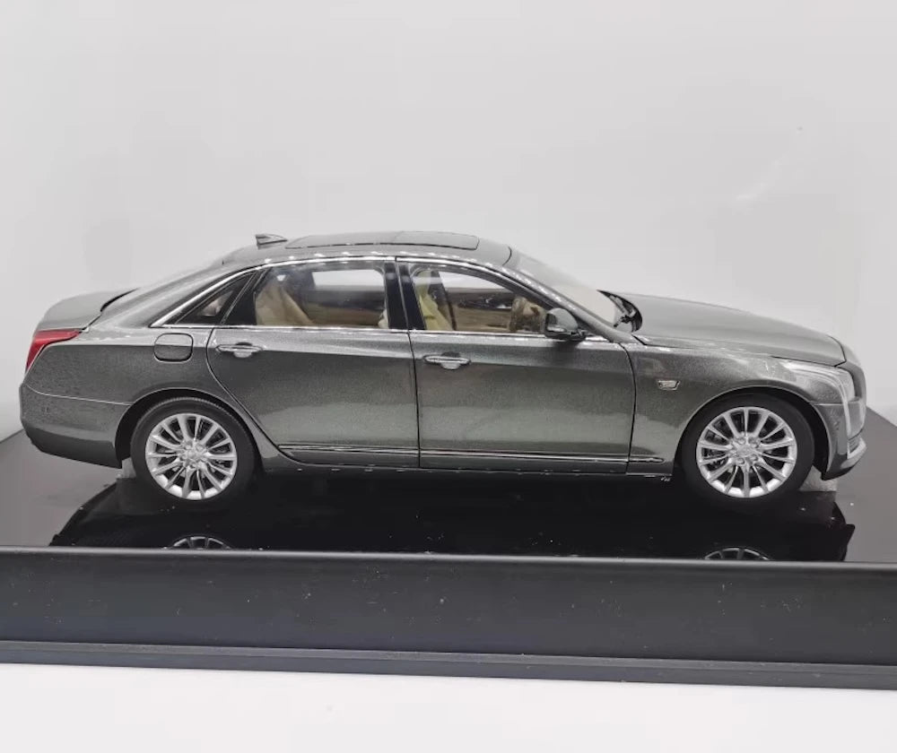 [OEM] 1:18 Cadillac 2016 CT6 Gray Model Car Die-Cast