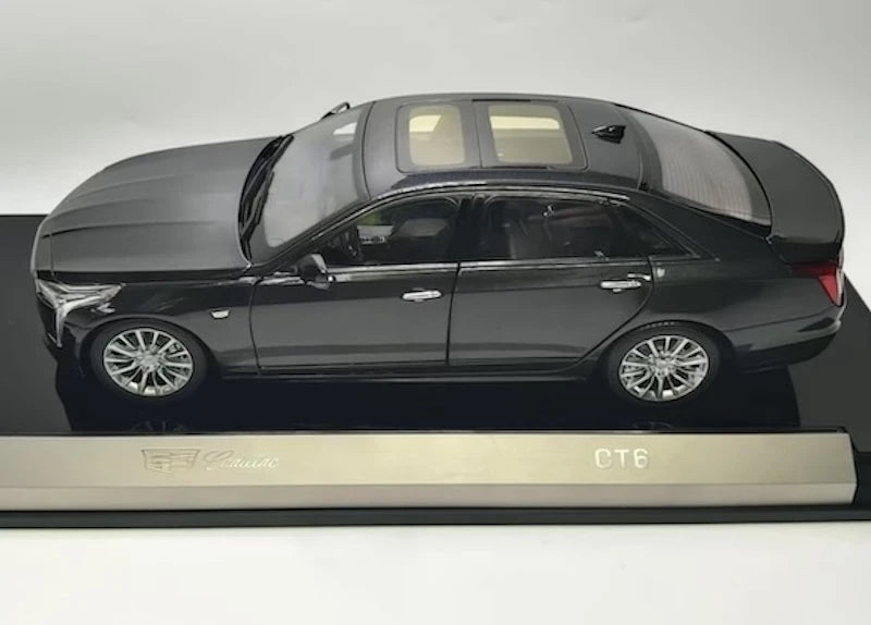 [OEM] 1:18 Cadillac 2019 CT6 Black Model Car Die-Cast
