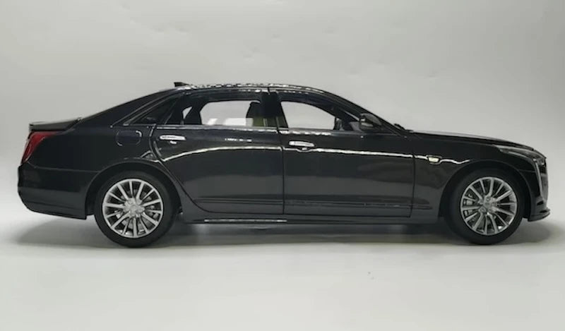 [OEM] 1:18 Cadillac 2019 CT6 Black Model Car Die-Cast
