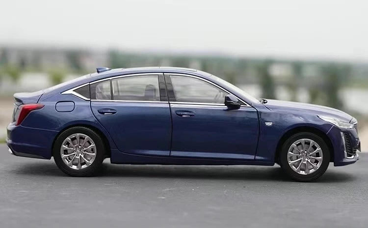 [OEM] 1:18 Cadillac 2021 CT5 Blue Model Car Die-Cast