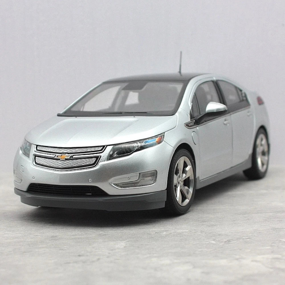 [OEM] 1:18 Chevrolet 2012 Volt Silver Model Car Die-Cast