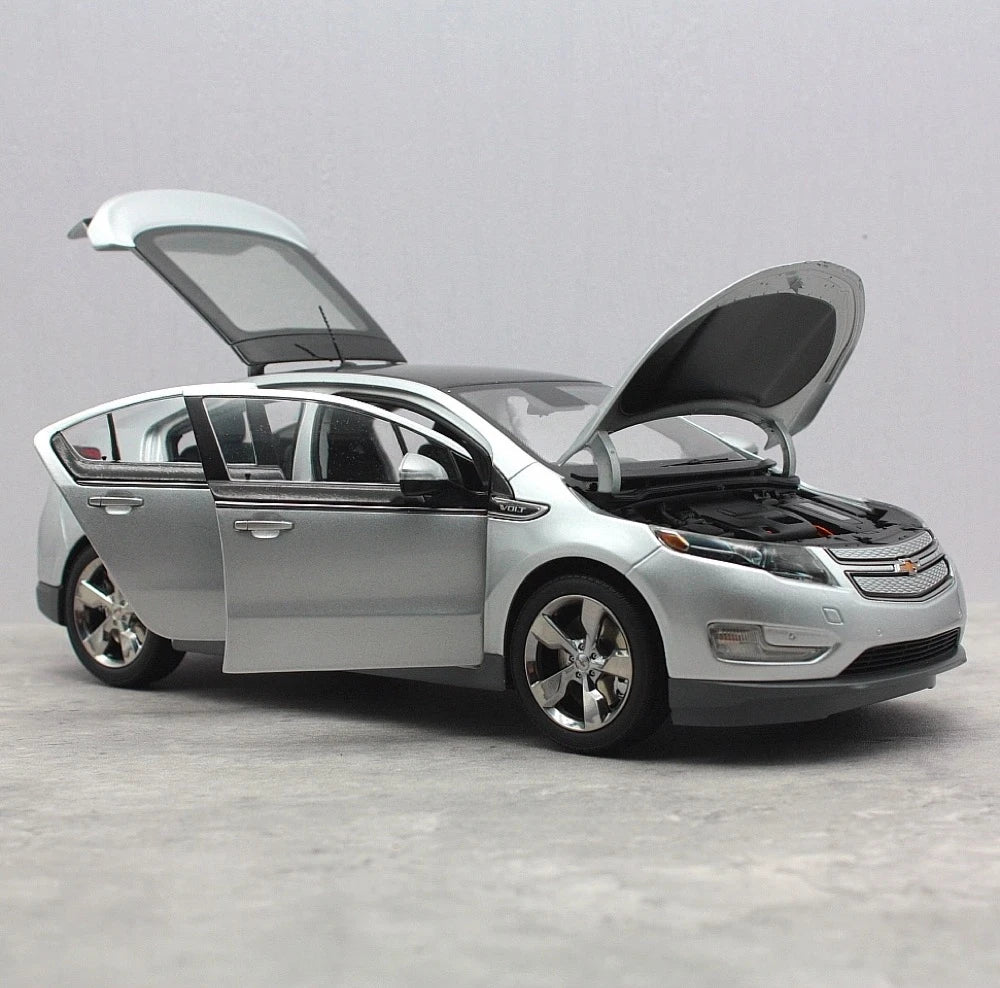 [OEM] 1:18 Chevrolet 2012 Volt Silver Model Car Die-Cast
