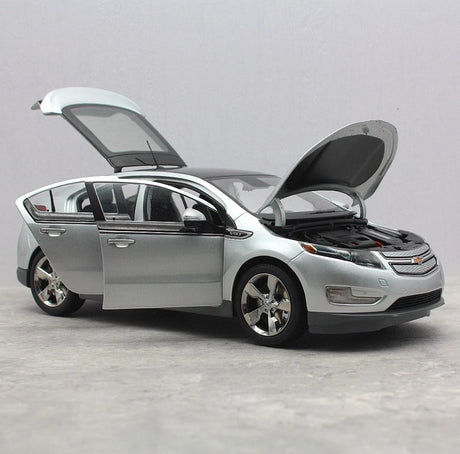 [OEM] 1:18 Chevrolet 2012 Volt Silver Model Car Die-Cast