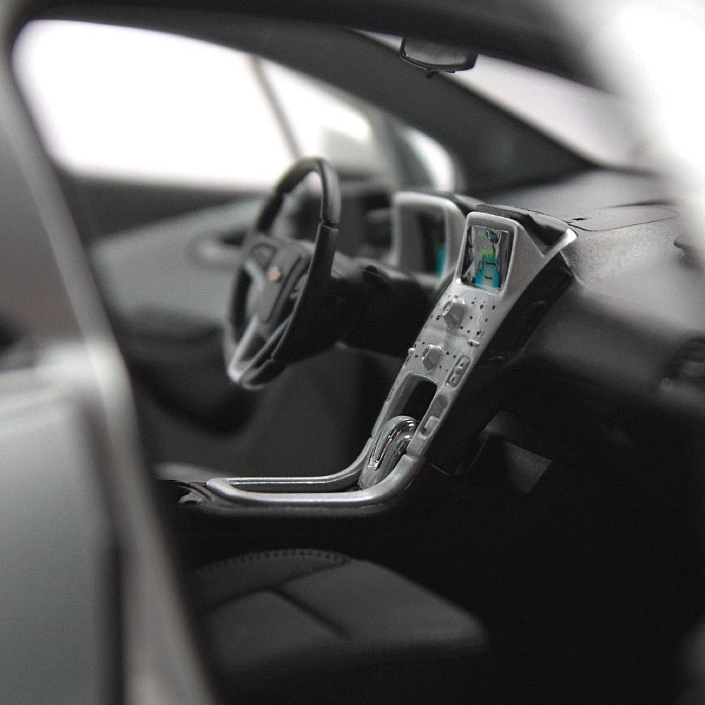 [OEM] 1:18 Chevrolet 2012 Volt Silver Model Car Die-Cast