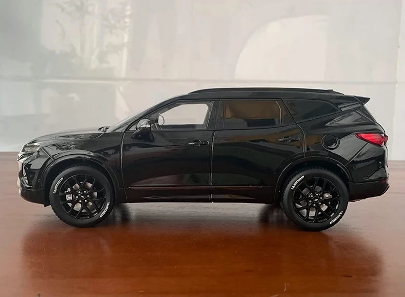 [OEM] 1:18 Chevrolet 2021 Trailblazer RS Black Model Car Die-Cast