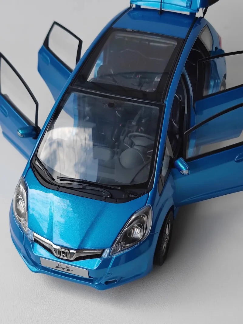 [OEM] 1:18 Honda 2007 Fit/Jazz Blue Model Car Die-Cast