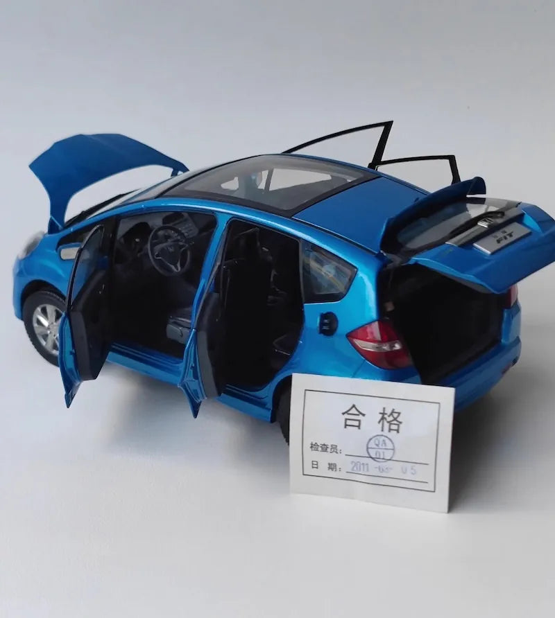 [OEM] 1:18 Honda 2007 Fit/Jazz Blue Model Car Die-Cast