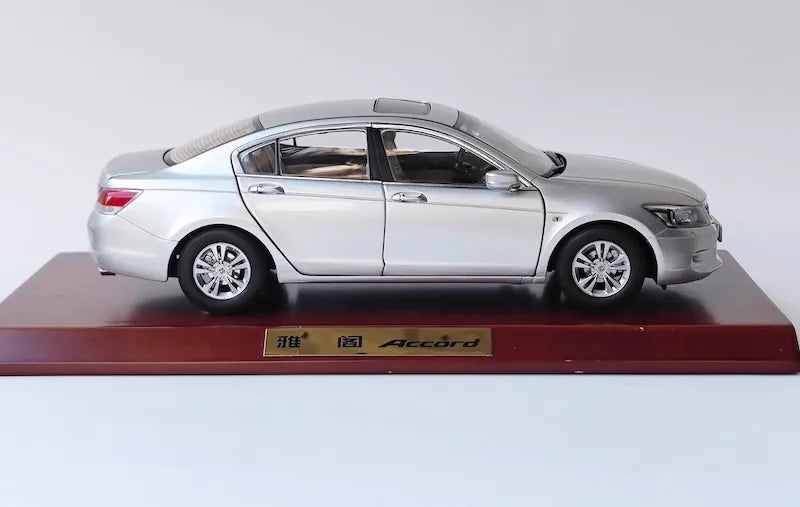 [OEM] 1:18 Honda 2008 Accord Silver Model Car Die-Cast
