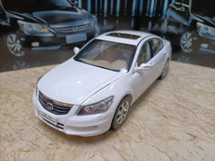 [OEM] 1:18 Honda 2013 Accord 9th White Model Car Die-Cast