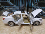 [OEM] 1:18 Honda 2013 Accord 9th wit modelauto Die-Cast