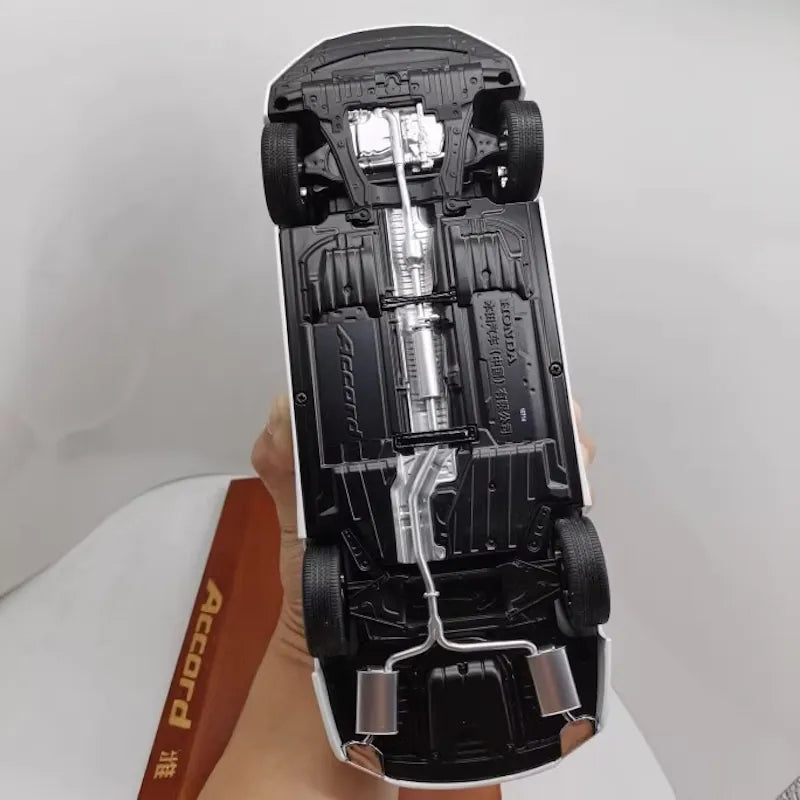 [OEM] 1:18 Honda 2013 Accord White Model Car Die-Cast