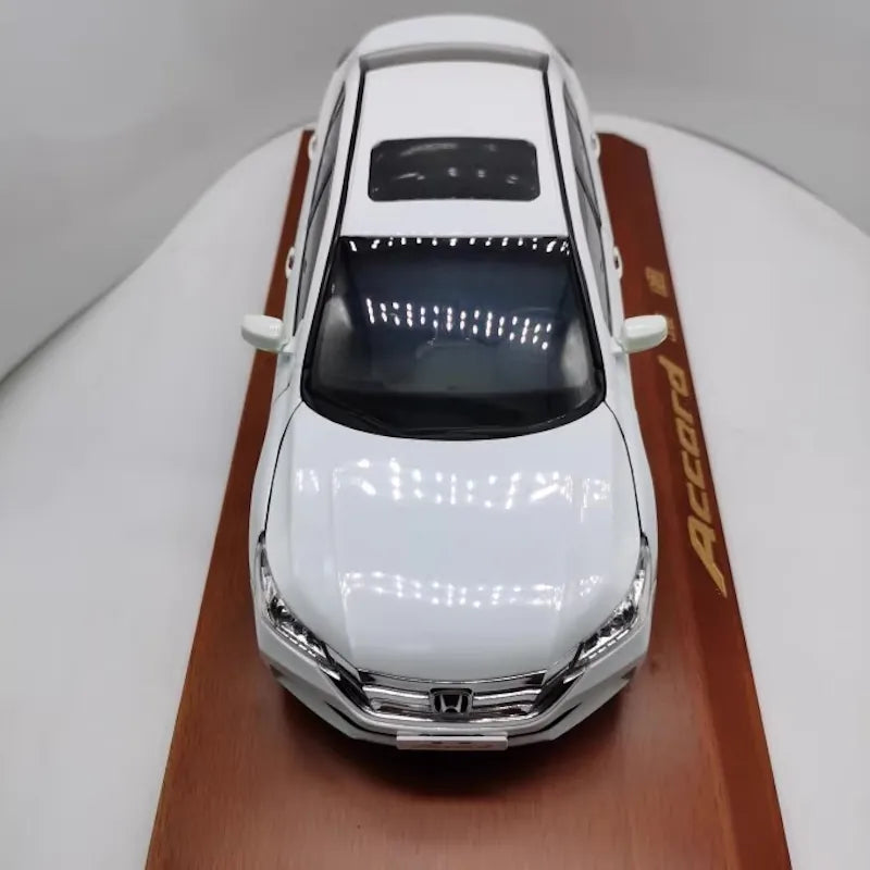 [OEM] 1:18 Honda 2013 Accord White Model Car Die-Cast
