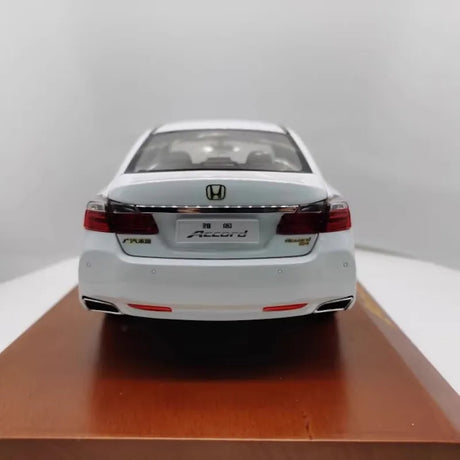 [OEM] 1:18 Honda 2013 Accord White Model Car Die-Cast