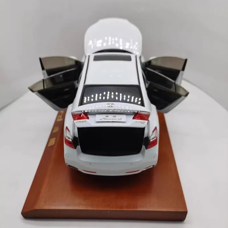 [OEM] 1:18 Honda 2013 Accord White Model Car Die-Cast