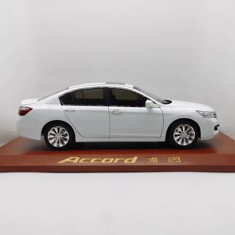 [OEM] 1:18 Honda 2013 Accord White Model Car Die-Cast