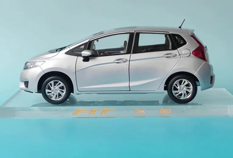 [OEM] 1:18 Honda 2013 Fit Jazz Silver Model Car Die-Cast