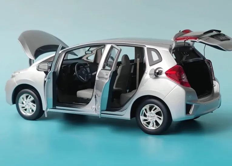 [OEM] 1:18 Honda 2013 Fit Jazz Silver Model Car Die-Cast