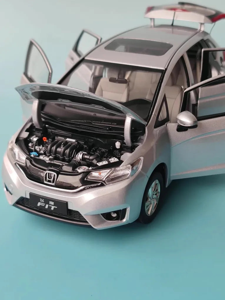 [OEM] 1:18 Honda 2013 Fit Jazz Silver Model Car Die-Cast