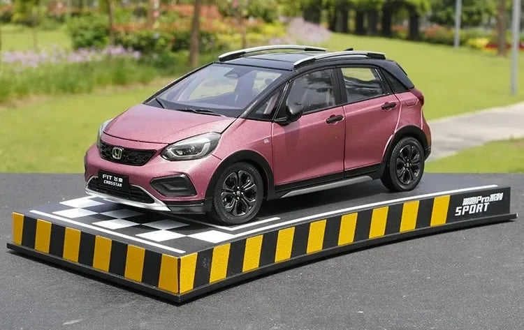[OEM] 1:18 Honda 2023 Jazz Crosstar Pink Model Car Die-Cast