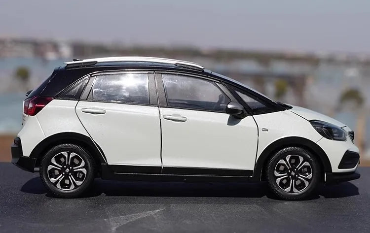 [OEM] 1:18 Honda 2023 Jazz Crosstar White Model Car Die-Cast