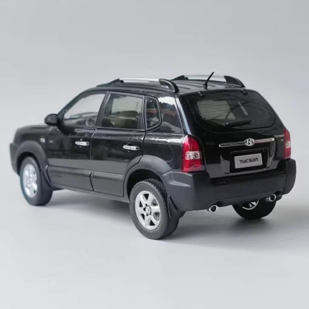 [OEM] 1:18 Hyundai 2004 Tucson Black Model Car Die-Cast