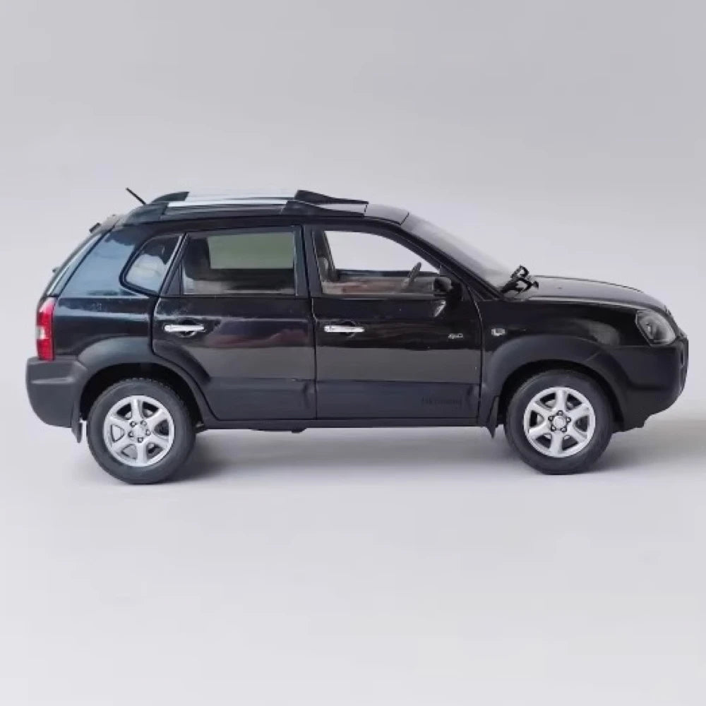 [OEM] 1:18 Hyundai 2004 Tucson Black Model Car Die-Cast