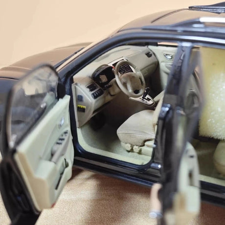[OEM] 1:18 Hyundai 2004 Tucson Black Model Car Die-Cast