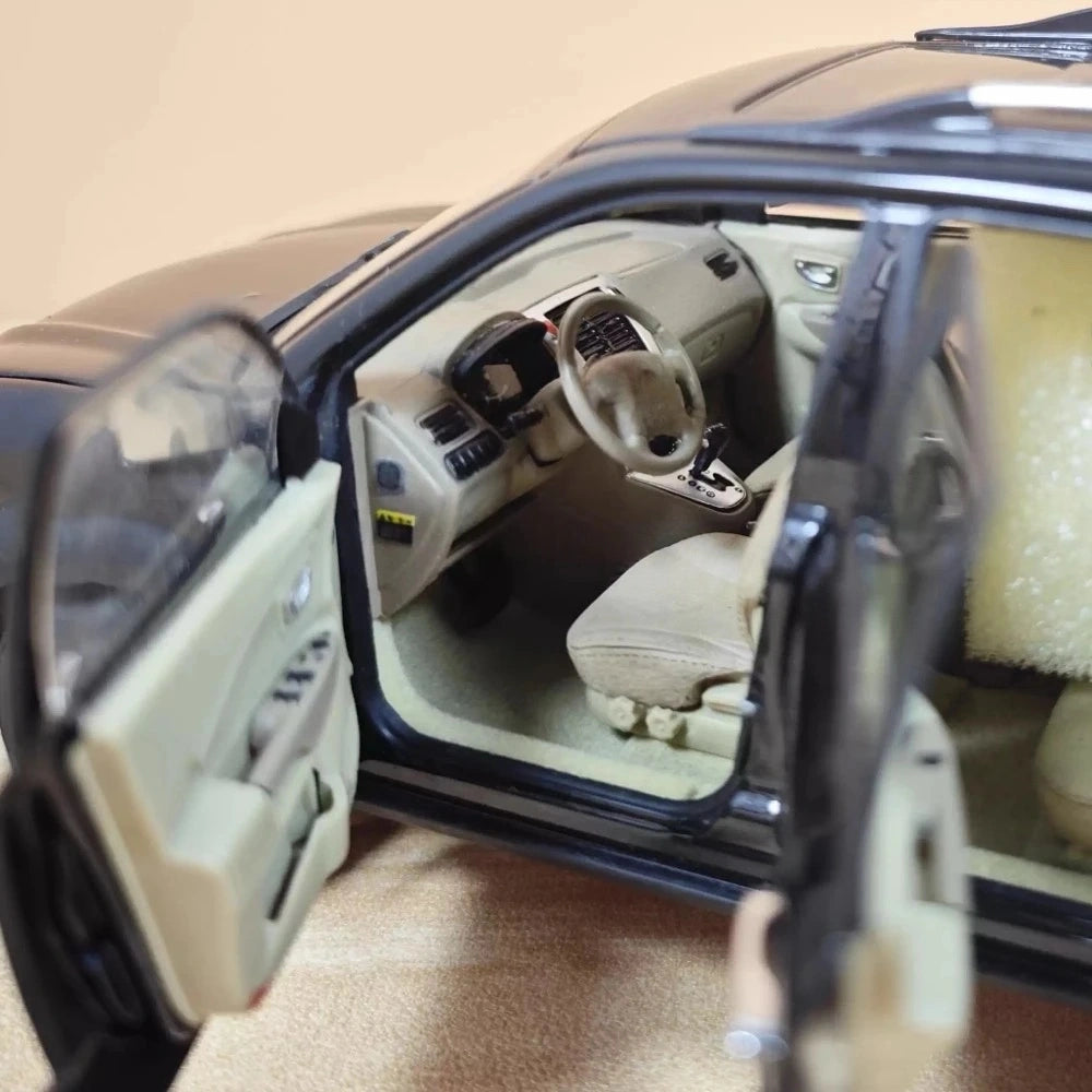 [OEM] 1:18 Hyundai 2004 Tucson Black Model Car Die-Cast