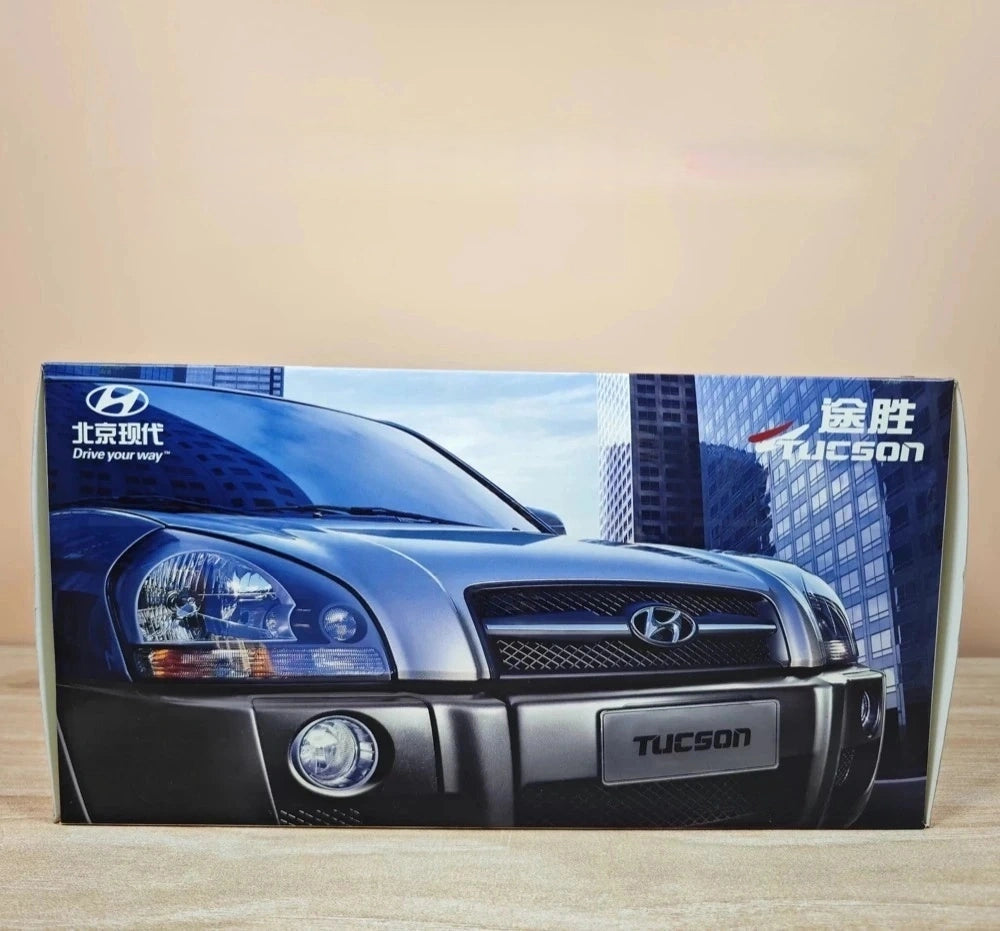 [OEM] 1:18 Hyundai 2004 Tucson svart modellbil Die-Cast