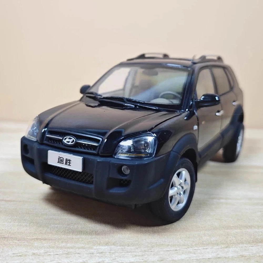 [OEM] 1:18 Hyundai 2004 Tucson Black Model Car Die-Cast
