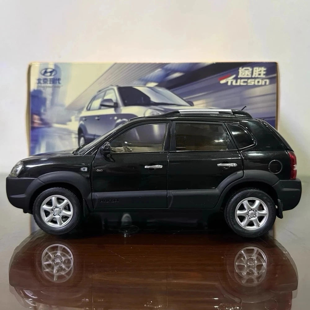 [OEM] 1:18 Hyundai 2004 Tucson Black Model Car Die-Cast