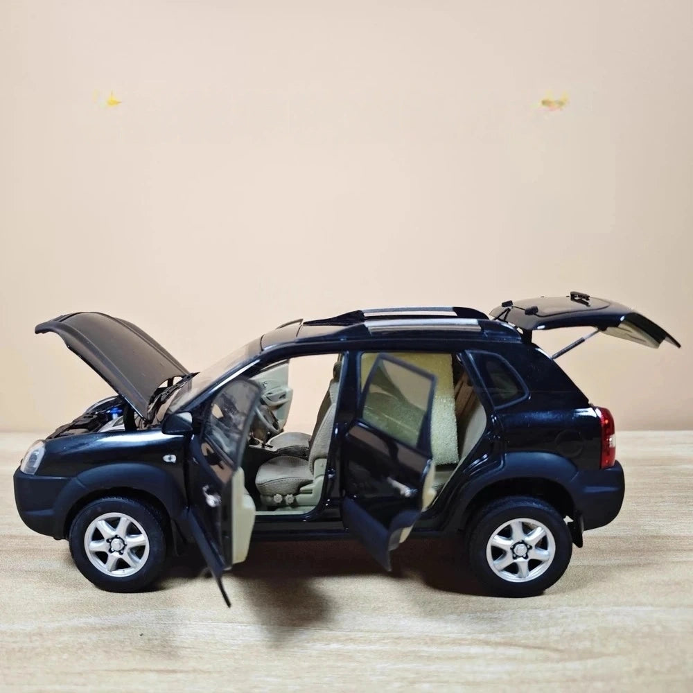 [OEM] 1:18 Hyundai 2004 Tucson Black Model Car Die-Cast