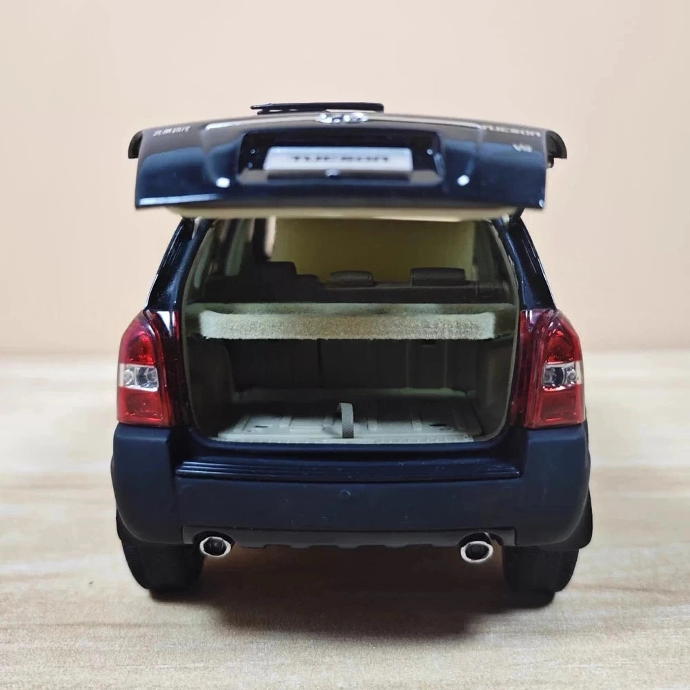 [OEM] 1:18 Hyundai 2004 Tucson Black Model Car Die-Cast