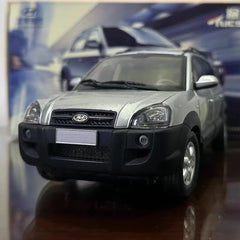 [OEM] 1:18 Hyundai 2004 Tucson Silver Model Car Die-Cast