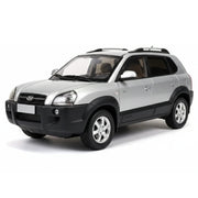 OEM Hyundai 2004 Tucson الفضي 1:18 – مجسم سيارة معدني للعرض والاقتناء