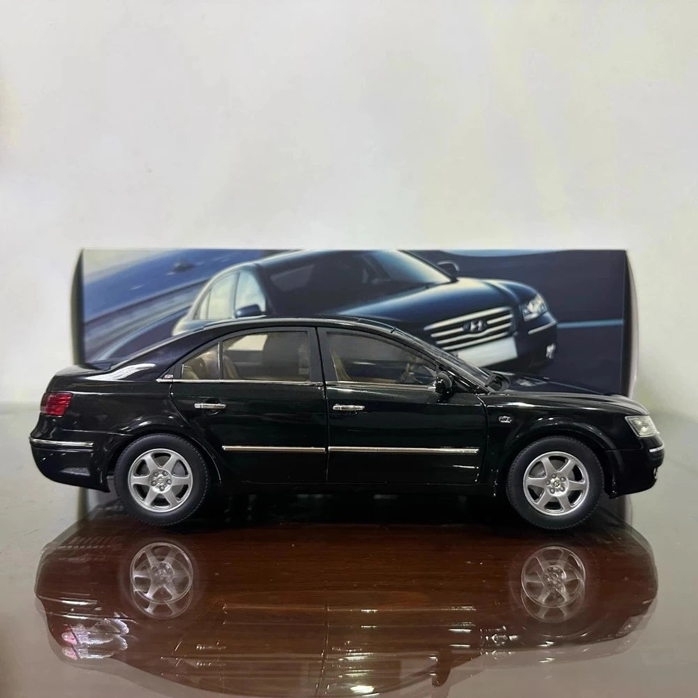[OEM] 1:18 Hyundai 2005 Sonata NF Black Model Car Die-Cast