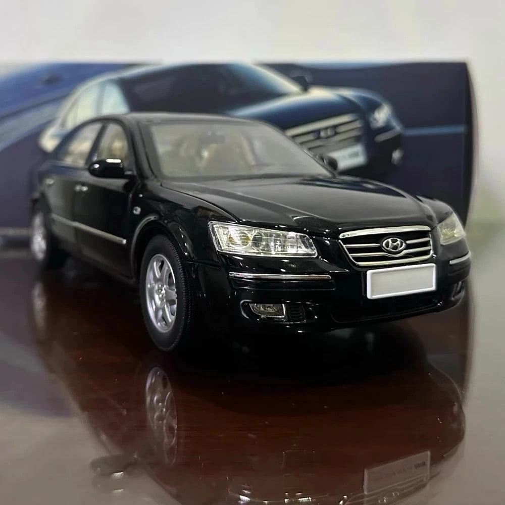 [OEM] 1:18 Hyundai 2005 Sonata NF Black Model Car Die-Cast