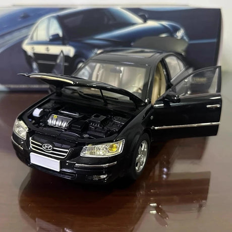[OEM] 1:18 Hyundai 2005 Sonata NF Black Model Car Die-Cast