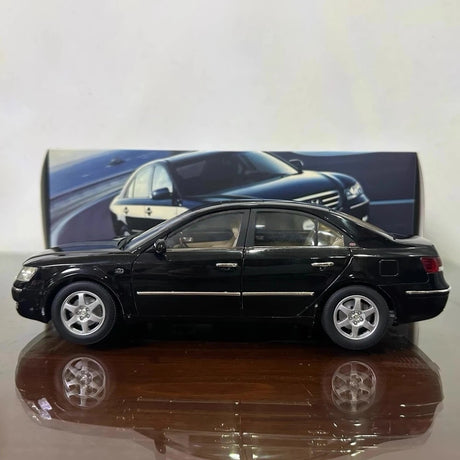 [OEM] 1:18 Hyundai 2005 Sonata NF Black Model Car Die-Cast