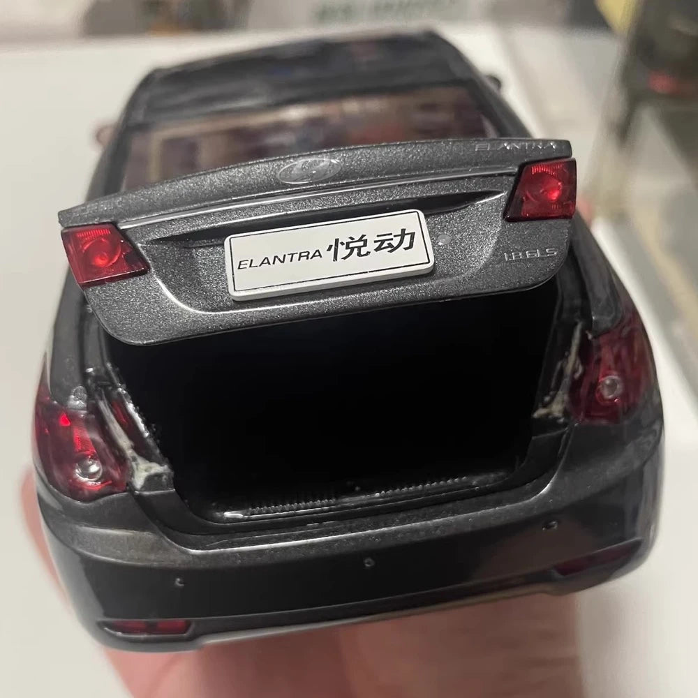 [OEM] 1:18 Hyundai 2008 Elantra Gray Model Car Die-Cast