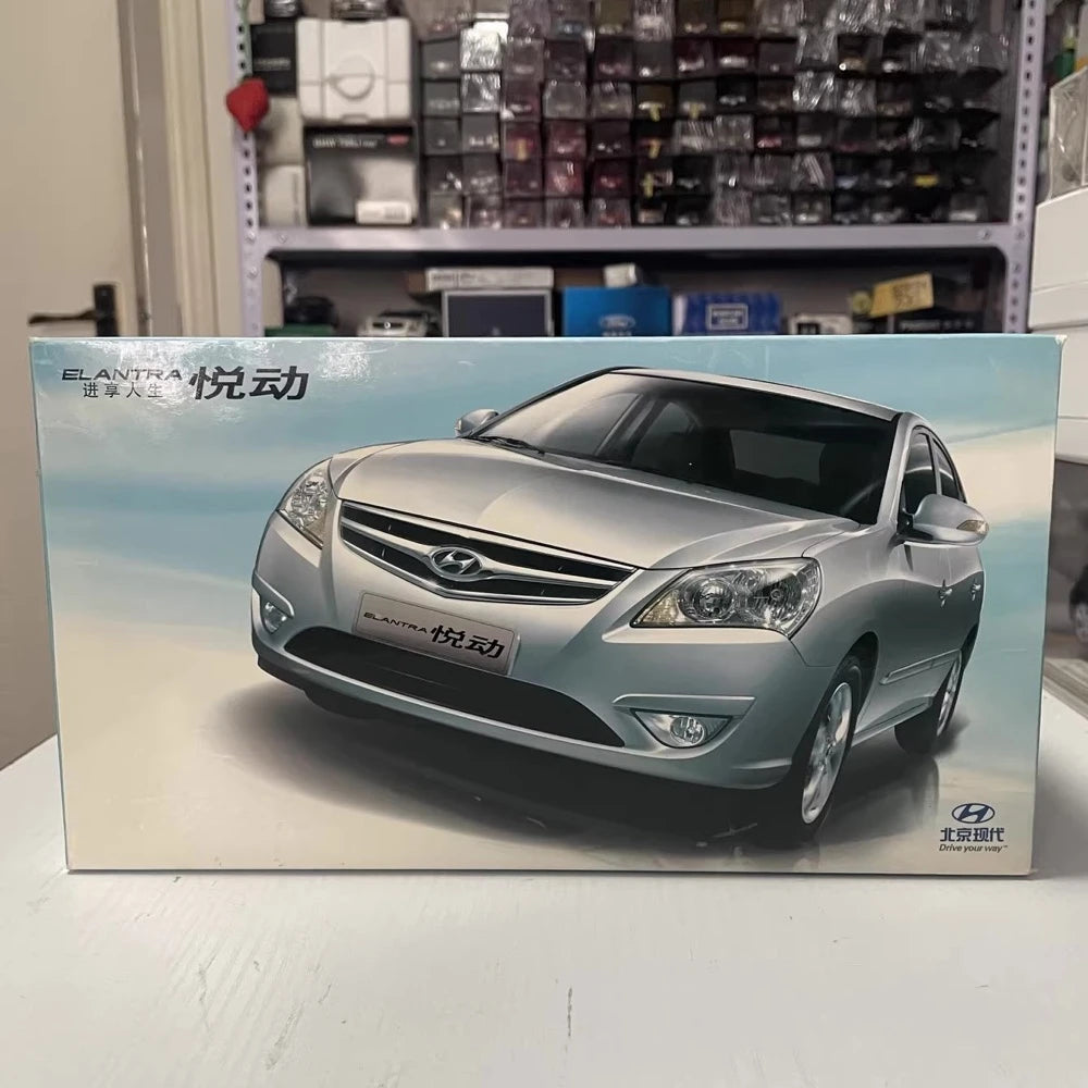 [OEM] 1:18 Hyundai 2008 Elantra Gray Model Car Die-Cast