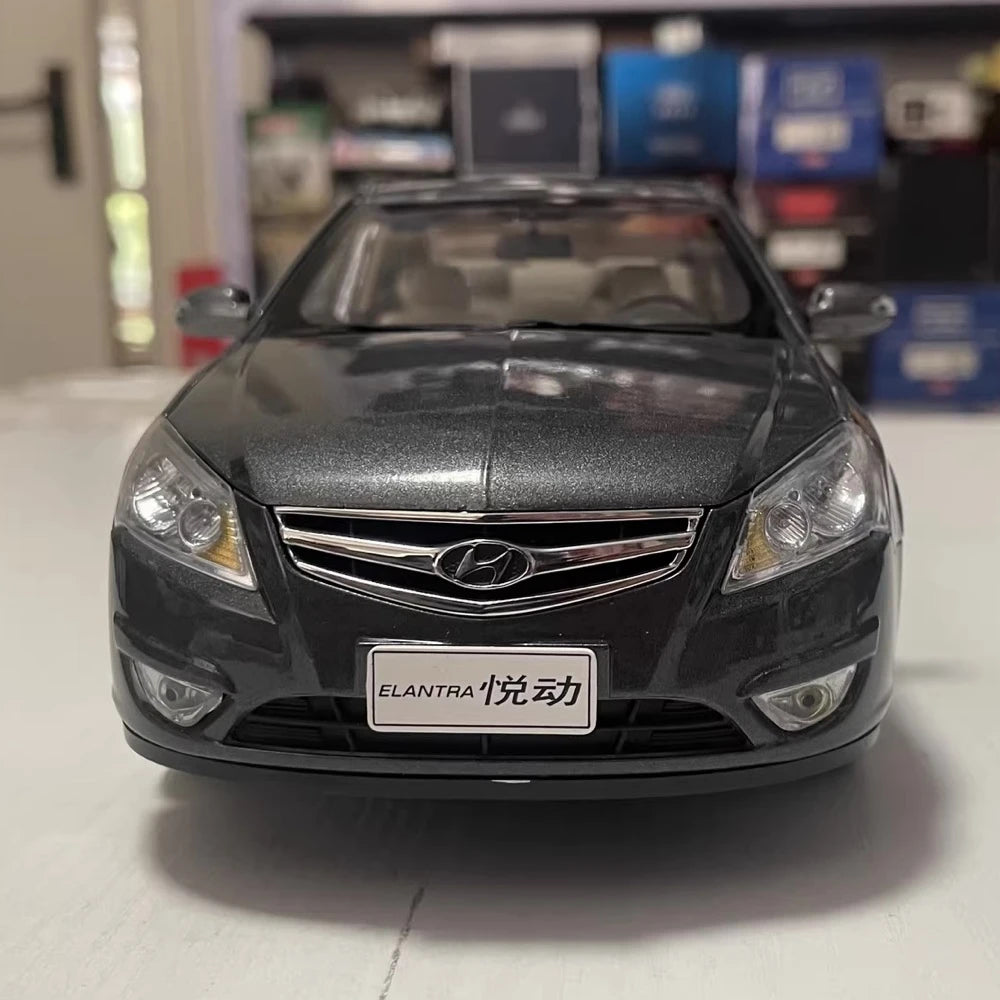 [OEM] 1:18 Hyundai 2008 Elantra Gray Model Car Die-Cast
