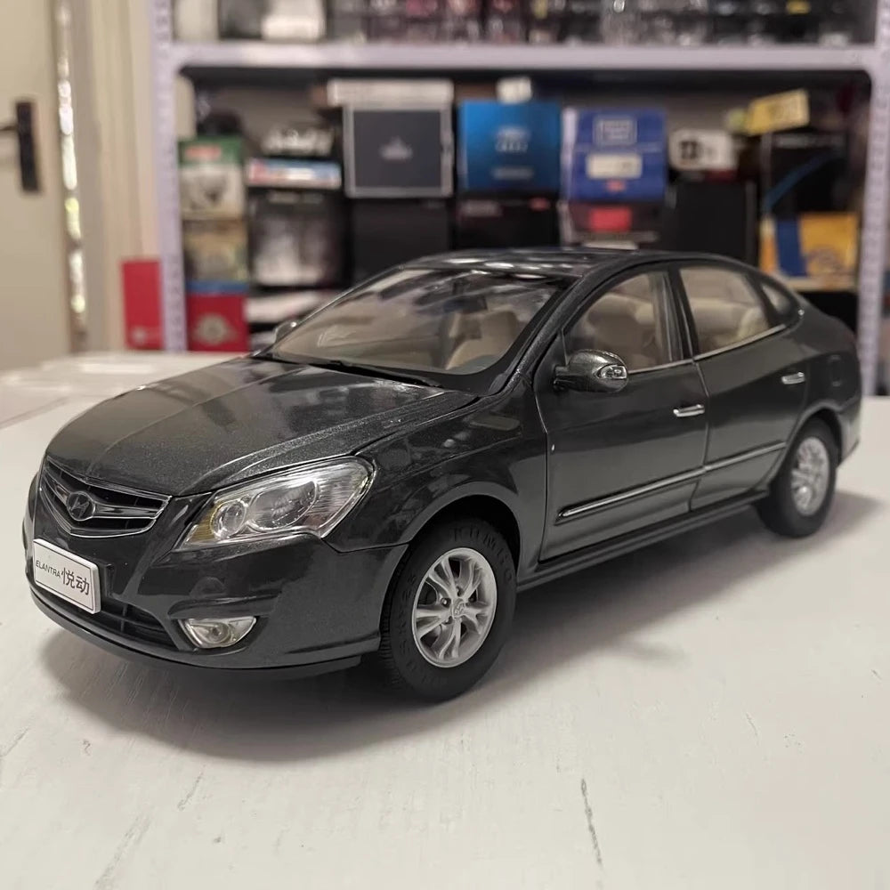 [OEM] 1:18 Hyundai 2008 Elantra Gray Model Car Die-Cast